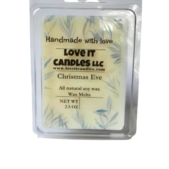 Winter/Christmas/Fall Soy Wax Melts Heart Shape bundle of 3 great for gifts - Picture 4 of 5